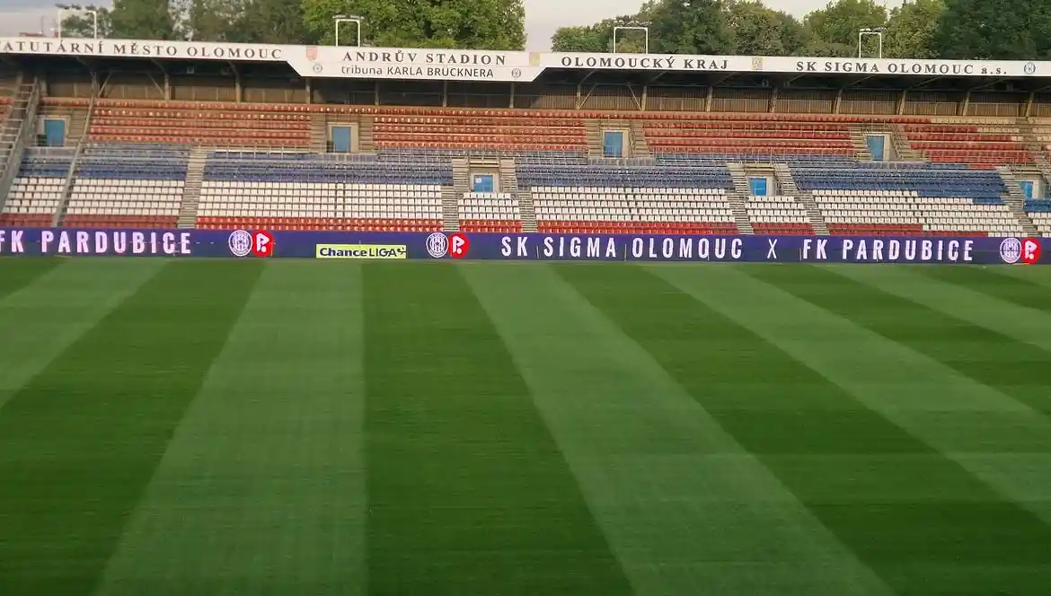 P8 Stadium Perimeter LED Display